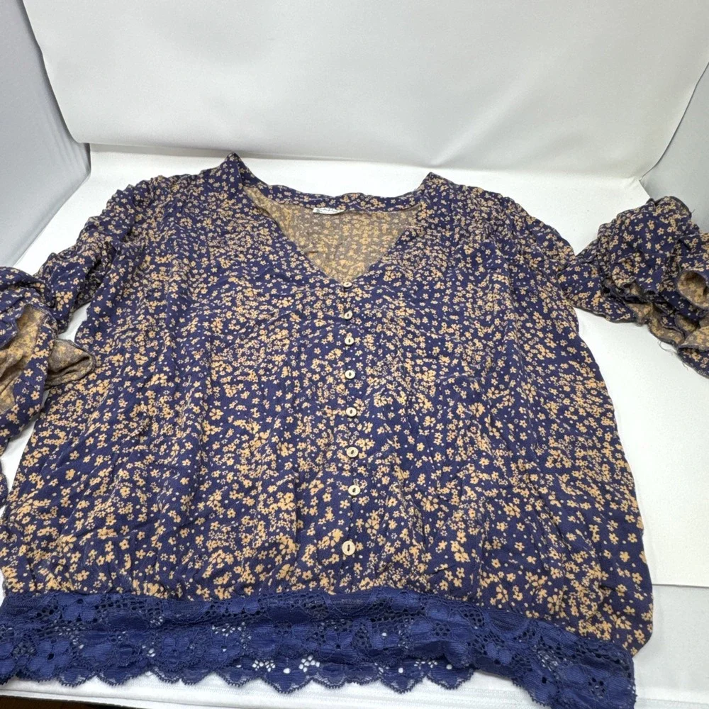 FREE PEOPLE Ditsy Floral dramatical ruffle long sleeves women M blue top shirt